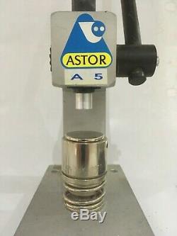Button Press machine Astor professional including dies and cutters
