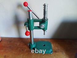 Manual Press Machine Fabric Cover Button With 5 Dies 1 Set Of Cutters