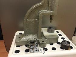 Professional Upholstery Button Making Press Cover Machine+dies/cutters & Buttons